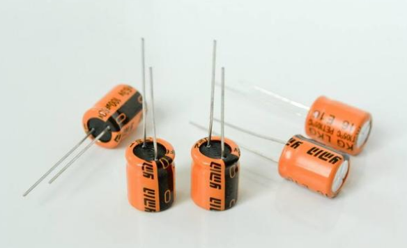 「NIPPON CHEMI-CON」電解電容極性接錯(cuò)會(huì)爆炸，如何避免？